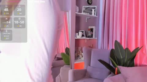 Hey i am  Emily     am -  pm online show from December 7, 2024, 11:40 am