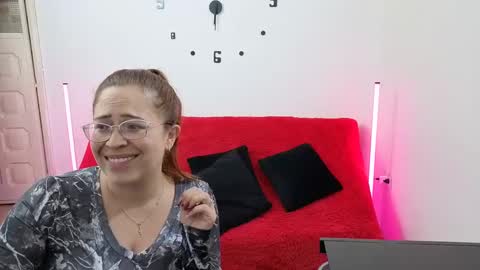 Snapshot of emilyriskhot chatting on October 5, 2025, 11:24 pm emily  friends online show from October 5, 2025, 11:24 pm