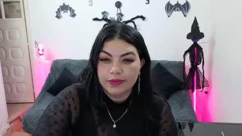 Snapshot of emilyriskhot chatting on October 16, 2025, 8:43 pm emily  friends online show from October 16, 2025, 8:43 pm