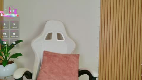 Emily  online show from November 13, 2025, 9:41 am