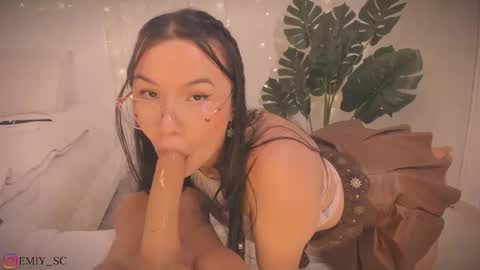 Emy  online show from February 9, 2025, 4:07 pm