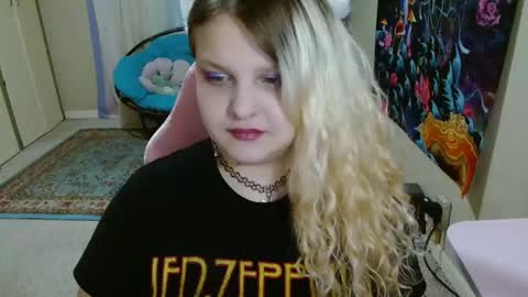 emily haze online show from January 3, 2025, 4:44 am