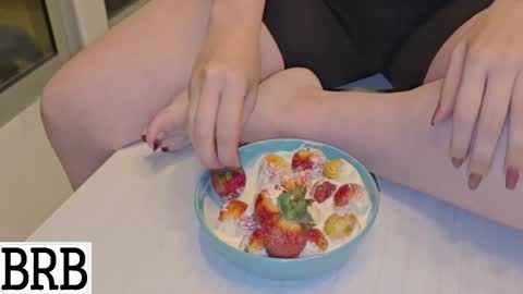 Summer 3 online show from November 17, 2025, 2:12 pm