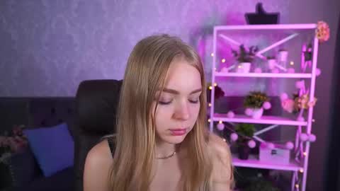 Snapshot of emilysunshines chatting on October 9, 2025, 6:33 am  MY NAME IS Emily WELCOME EVERYONE I WILL BE HAPPY TO GIVE YOU WHAT YOU HAVE DREAMED OF FOR SO LONG online show from October 9, 2025, 6:33 am