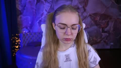Snapshot of emilysunshines chatting on October 20, 2025, 6:47 am  MY NAME IS Emily WELCOME EVERYONE I WILL BE HAPPY TO GIVE YOU WHAT YOU HAVE DREAMED OF FOR SO LONG online show from October 20, 2025, 6:47 am