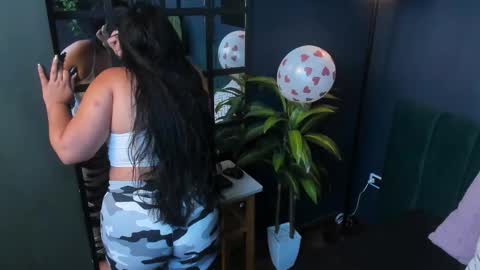 Emily Thyson online show from September 22, 2025, 12:18 pm