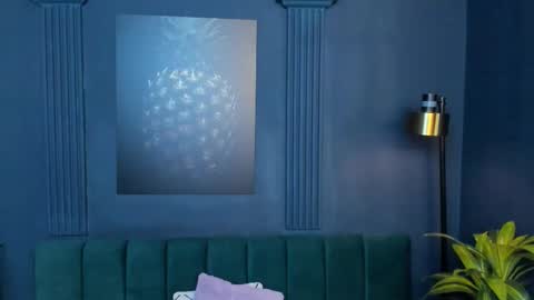 Emily Thyson online show from October 24, 2025, 12:12 pm