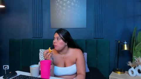 Emily Thyson online show from October 29, 2025, 12:07 pm