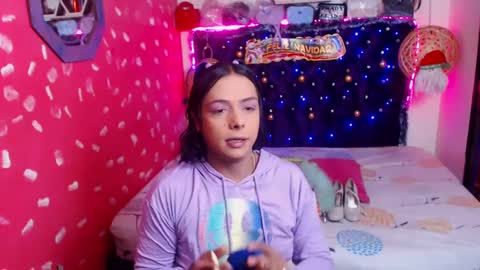 Emily online show from December 22, 2024, 1:33 pm