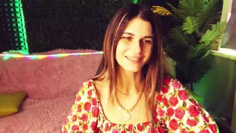 Snapshot of emilytucker chatting on September 26, 2025, 2:04 am Emily online show from September 26, 2025, 2:04 am