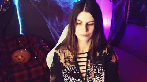 Emily online show from November 1, 2025, 2:02 am