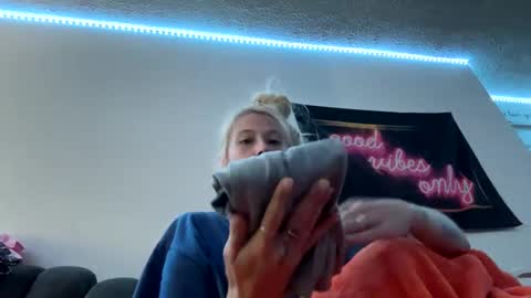 Snapshot of emilywarren296 chatting on September 13, 2025, 4:07 pm emilywarren296 online show from September 13, 2025, 4:07 pm