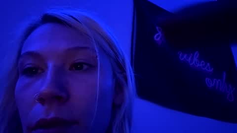 emilywarren296 online show from October 12, 2025, 1:43 pm