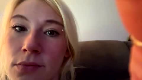 emilywarren296 online show from October 18, 2025, 2:07 pm