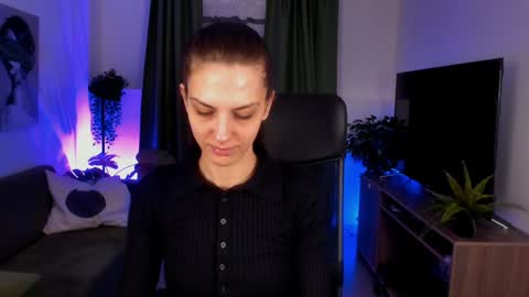 Emily online show from January 5, 2025, 9:37 am