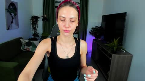 Emily online show from January 16, 2025, 8:33 am