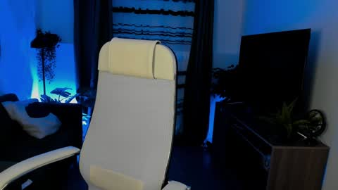 Emily online show from February 4, 2025, 6:14 am