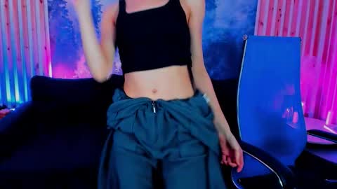 Snapshot of emilywiled chatting on October 3, 2025, 8:33 am Emily online show from October 3, 2025, 8:33 am