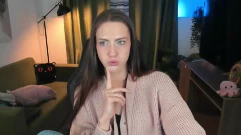 Snapshot of emilywiled chatting on October 14, 2025, 8:26 am Emily online show from October 14, 2025, 8:26 am