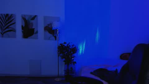 Snapshot of emilywiled chatting on October 28, 2025, 7:45 am Emily online show from October 28, 2025, 7:45 am