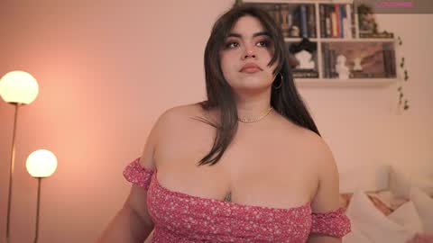 IG thickemmsss online show from February 3, 2025, 7:42 pm