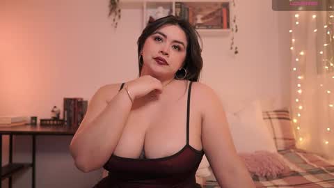 IG thickemmsss online show from February 27, 2025, 9:04 pm