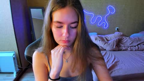 Snapshot of emilyy____ chatting on April 15, 2026, 9:49 am Emily online show from April 15, 2026, 9:49 am