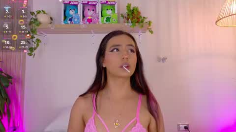Snapshot of emilyy_bank chatting on July 6, 2026, 8:11 pm Emily Bank online show from July 6, 2026, 8:11 pm