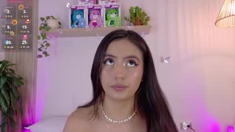 Snapshot of emilyy_bank chatting on July 17, 2026, 7:41 pm Emily Bank online show from July 17, 2026, 7:41 pm