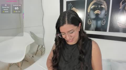 emilyy_cooperr online show from September 9, 2025, 12:05 pm