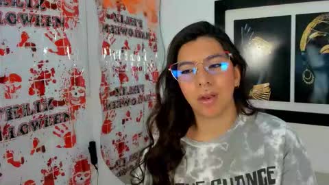 emilyy_cooperr online show from October 23, 2025, 12:04 pm