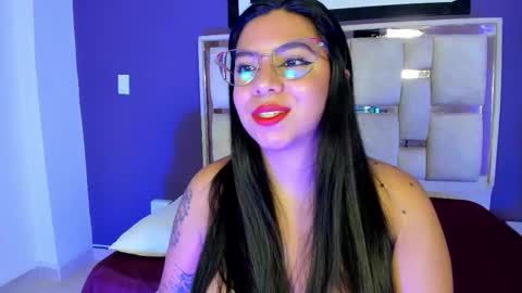emilyy_cooperr online show from February 9, 2026, 12:09 pm