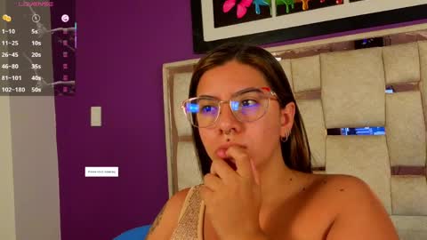 emilyy_cooperr online show from April 14, 2026, 12:11 pm