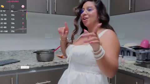emilyy_cooperr online show from June 12, 2026, 1:10 pm
