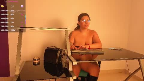 emilyy_cooperr online show from June 17, 2026, 12:18 pm
