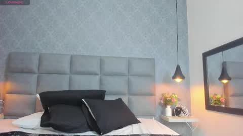 emilyy_r online show from January 13, 2026, 7:08 pm