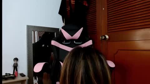 Snapshot of emilyzans07 chatting on February 25, 2025, 7:47 pm emilyzans07 online show from February 25, 2025, 7:47 pm