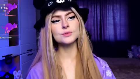 Snapshot of emimiy chatting on February 22, 2025, 6:50 am emimiy online show from February 22, 2025, 6:50 am