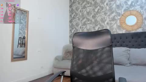 Snapshot of emma_1025 chatting on September 20, 2025, 12:50 pm emma online show from September 20, 2025, 12:50 pm