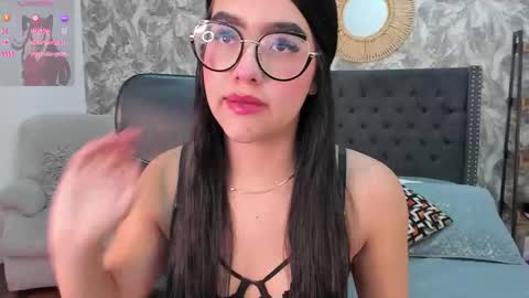 Snapshot of emma_1025 chatting on October 11, 2025, 1:09 pm emma online show from October 11, 2025, 1:09 pm