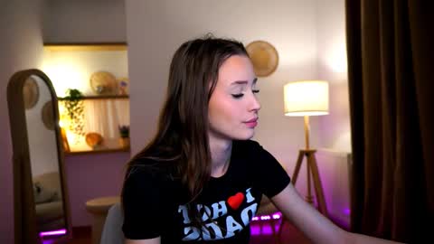 Snapshot of emma__cutiee chatting on December 29, 2024, 2:27 am Your Emma online show from December 29, 2024, 2:27 am