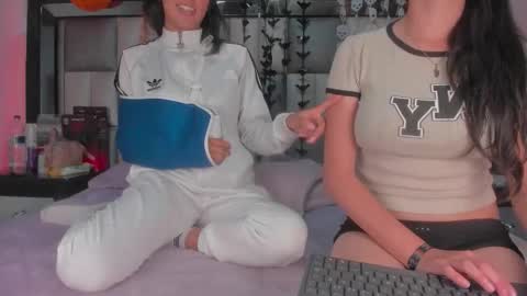 Snapshot of emma__js_ chatting on October 24, 2025, 3:52 pm emma__js_ online show from October 24, 2025, 3:52 pm