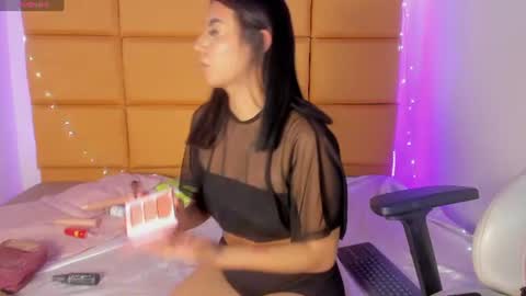emma__js_ online show from June 14, 2026, 3:14 pm