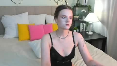 emma__peach online show from April 25, 2026, 1:41 pm