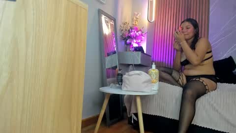 Snapshot of emma__rose1 chatting on September 15, 2025, 2:00 am emma__rose1 online show from September 15, 2025, 2:00 am