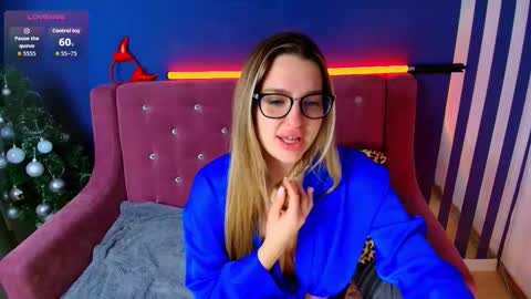 emma__rosss online show from January 12, 2026, 2:17 am