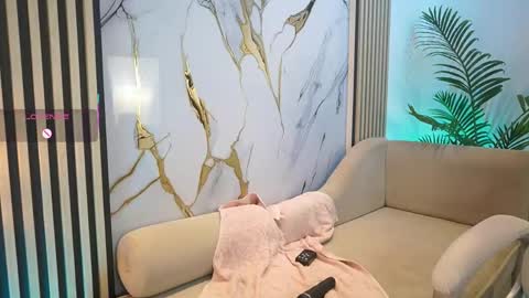 Snapshot of emma__walkerr_ chatting on April 30, 2026, 8:57 pm emma__walkerr_ online show from April 30, 2026, 8:57 pm