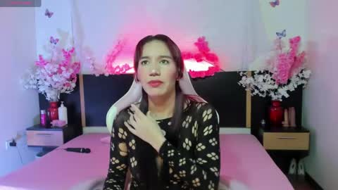 emma_ayala online show from June 3, 2026, 7:19 pm