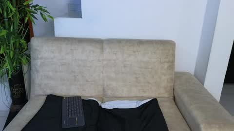 Snapshot of emma_blue_ chatting on April 15, 2026, 4:52 am Emma Blue modelo independiente online show from April 15, 2026, 4:52 am