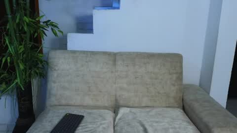 Snapshot of emma_blue_ chatting on April 29, 2026, 2:59 am Emma Blue modelo independiente online show from April 29, 2026, 2:59 am